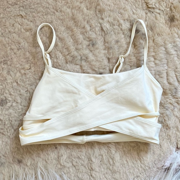ALO Yoga Other - ALO Yoga Pale Yellow Crossover Athletic Bra